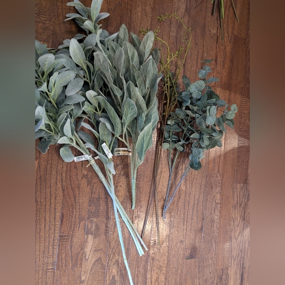 Artificial Flowers and Greenery For Art & Crafts New With Tags - Picture 11 of 14